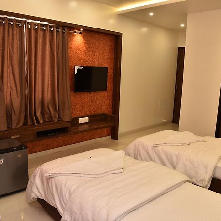 Hotel Comfort Bharuch Exterior photo