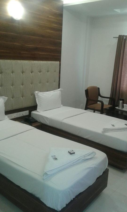 Hotel Comfort Bharuch Exterior photo